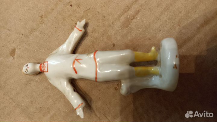 Фарфоровые статуэтки