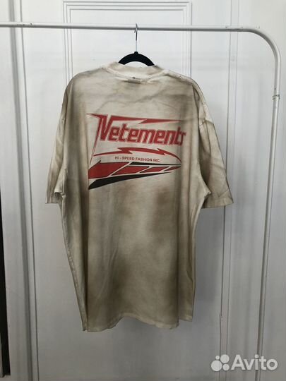 Футболка vetements