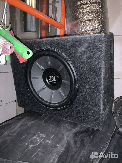 Сабвуфер jbl