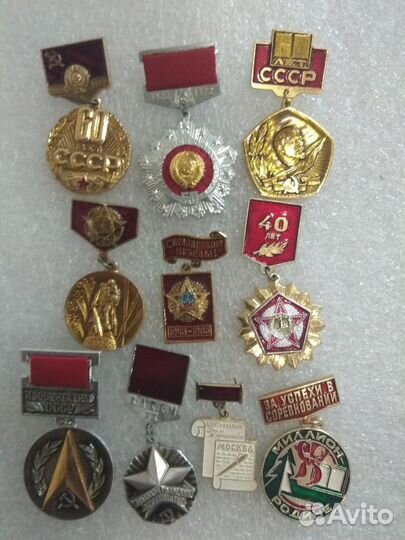 Коллекция значков подвеска медальки