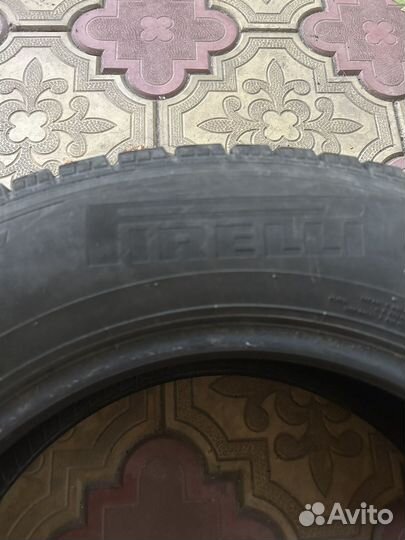 Pirelli Ice Zero 215/65 R16 102T