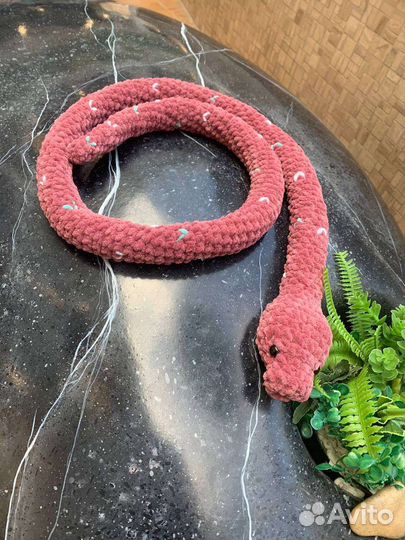 Плюшевая змея