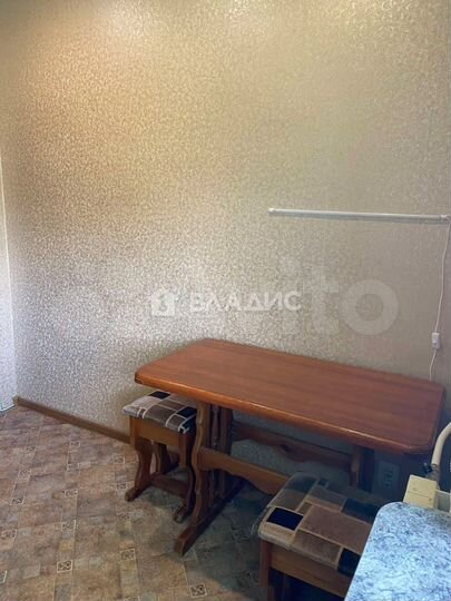 2-к. квартира, 46 м², 3/3 эт.