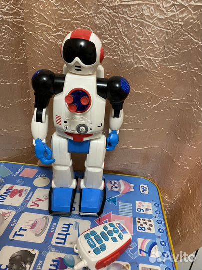 Робот интерактивный