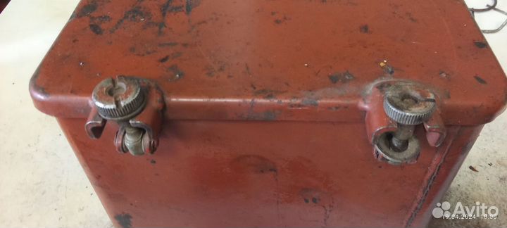 Ящик герметичный металлический. СССР