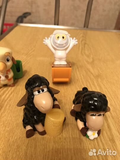 Игрушки киндер макси