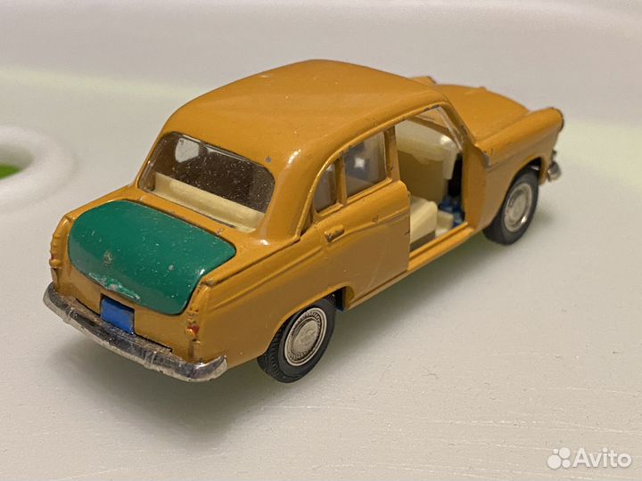 Модель автомобиля москвич 403 СССР саратов