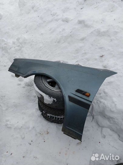 Крыло левое переднее volvo 440