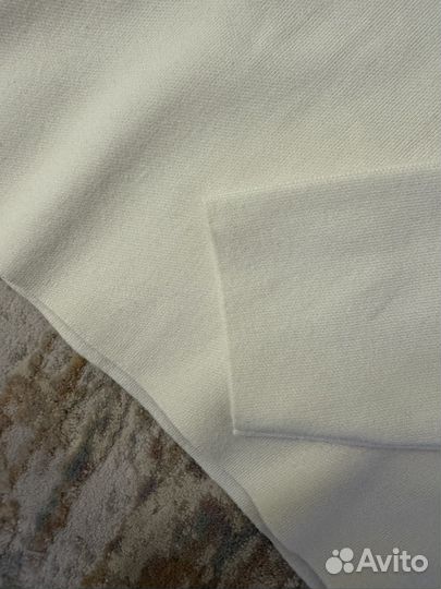 Свитер женский