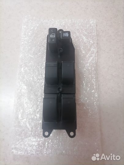 Блок управления стеклоподъемниками Toyota Avensis