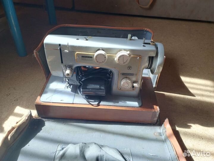 Швейная машина Подольск 142