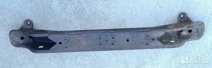 Хендай H-1 Балка подвески передняя