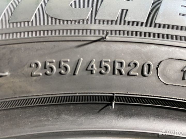 Michelin Latitude Sport 3 255/45 R20 104W