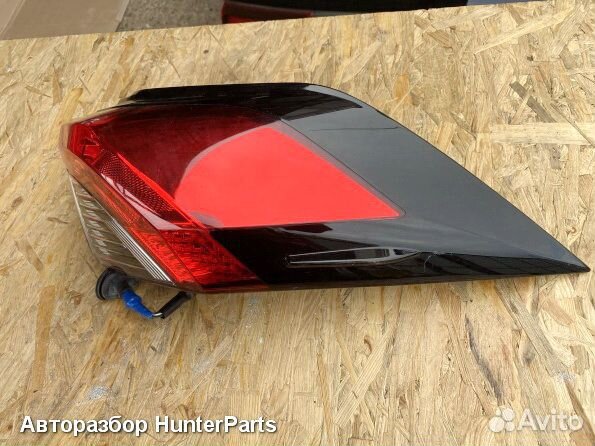 Задний правый фонарь Toyota Rav4 50 2018-2023