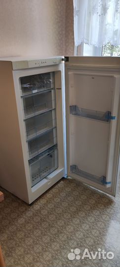 Морозильная камера Hansa FZ 202/34