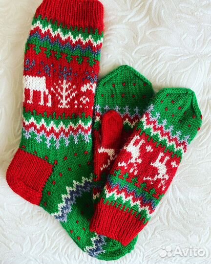 Носки и варежки ручной работы