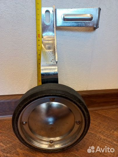 Колесо боковое (одно правое) для велосипеда d-20