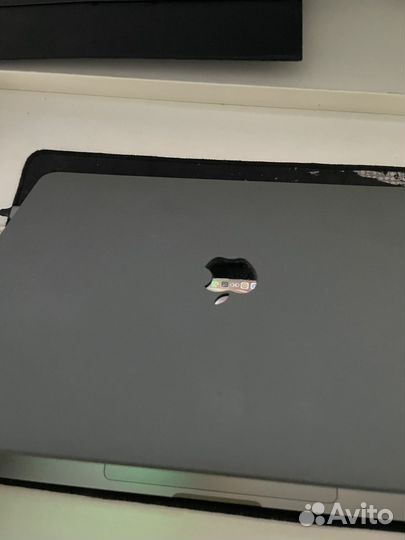 Apple macbook pro 13 2022 m2 with touchbar