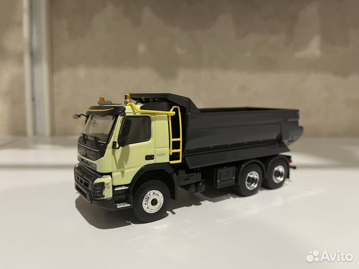 Коллеционная модель самосвала Volvo FMX 6x4