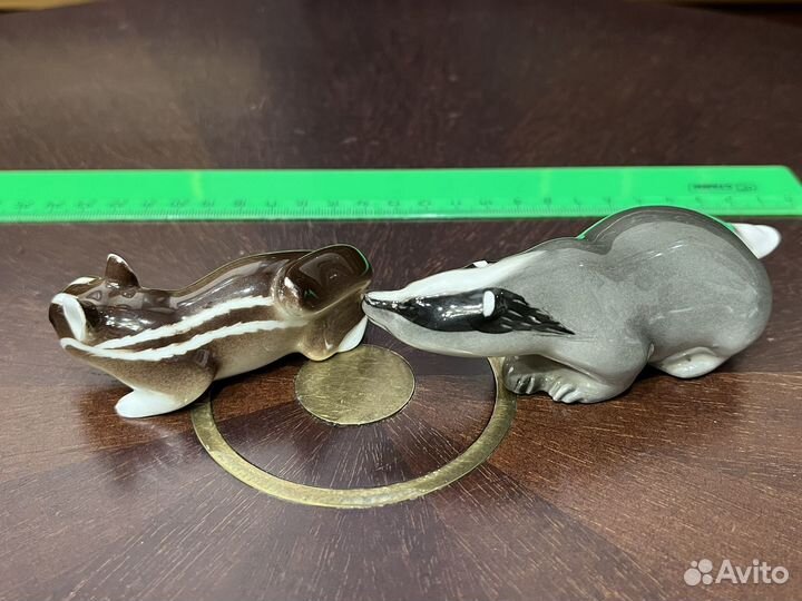 Фарфоровые статуэтки лфз Барсук и Бурундук