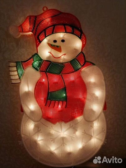 Светильник и фигурки