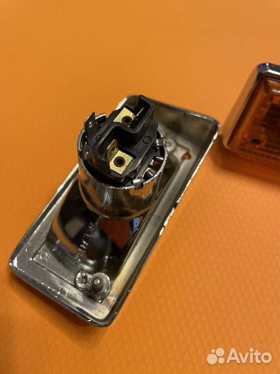 Фонарь поворотник подфарник жигули 21011 СССР