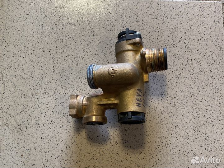 Клапан трехходовой на Neva Lux