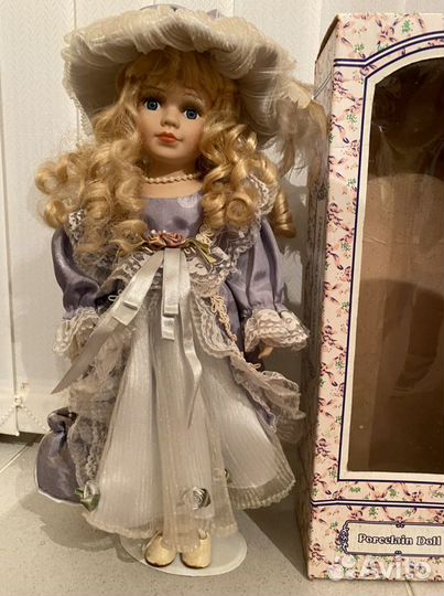 Кукла фарфоровая большая
