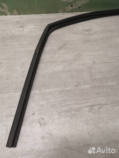 Уплотнитель стекла двери ваз веста 15-19