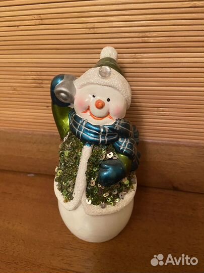 Статуэтка снеговик новогодний