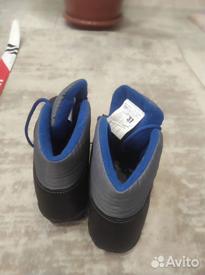 Комплект лыж с ботинками