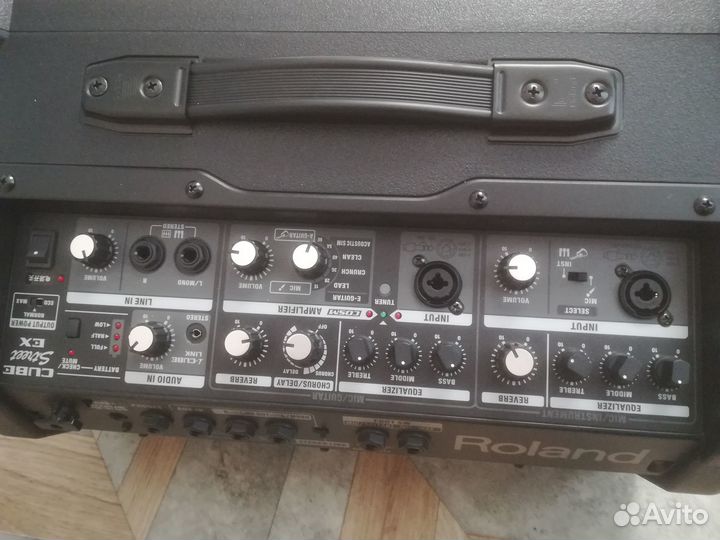 Гитарный комбоусилитель Roland cube Street EX
