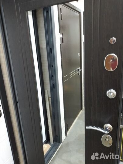 Двери входные металлические, межкомнатные