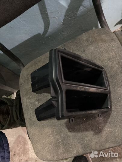 Продаю вставку под 1DIN магнитолу с карманом