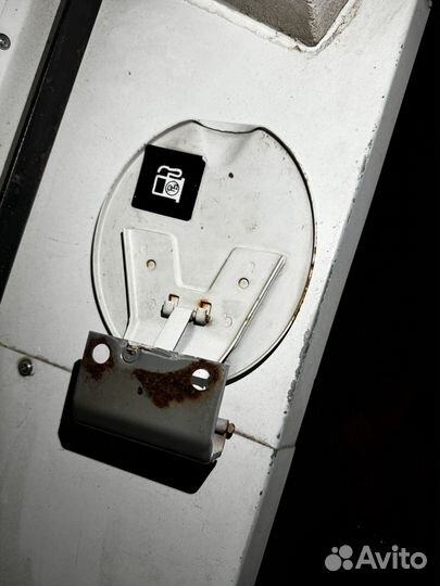 Лючок бензобака гранта лифтбек