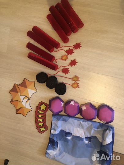 Костюм Коржик, Леон с реквизитом