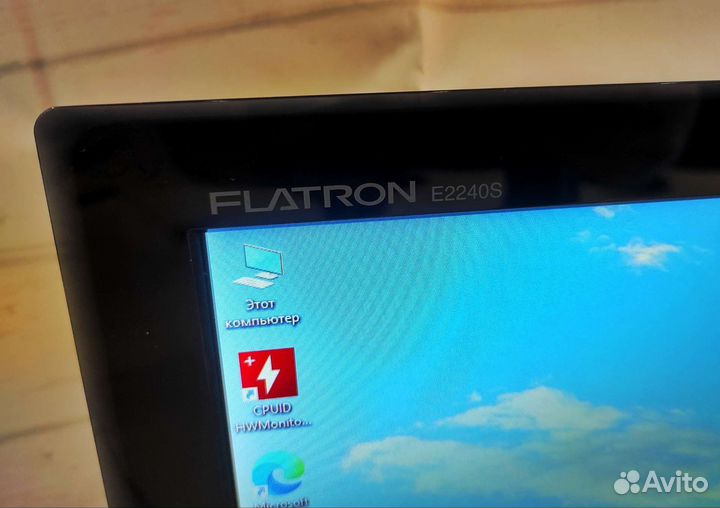 Монитор LG 22