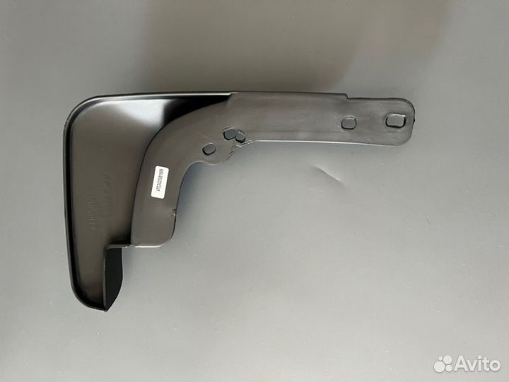 Брызговик kia rio 10-17 передний правый