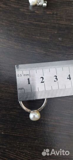 Серебряное кольцо с жемчугом