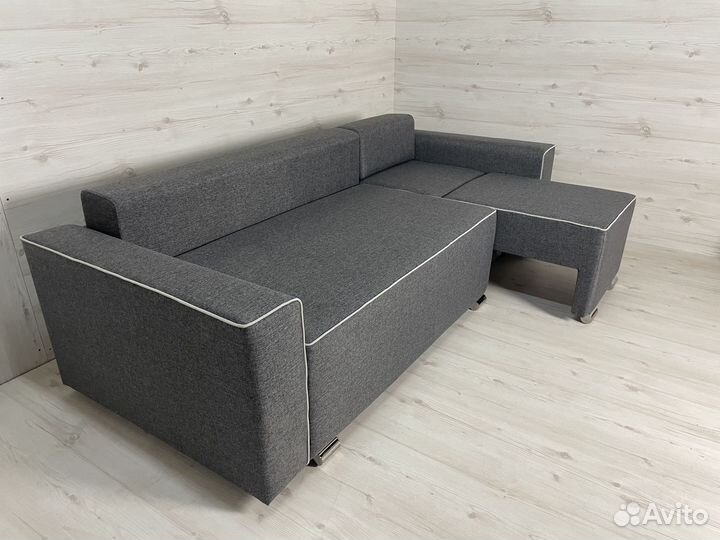 Большой угловой диван на пружинном блоке