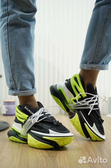 Женские кроссовки Balmain Lux 2412