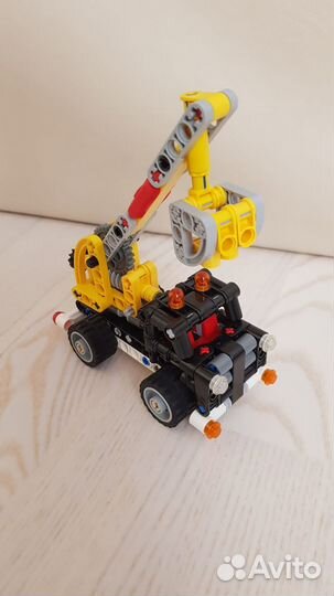 Подъемный автокран Lego Technic