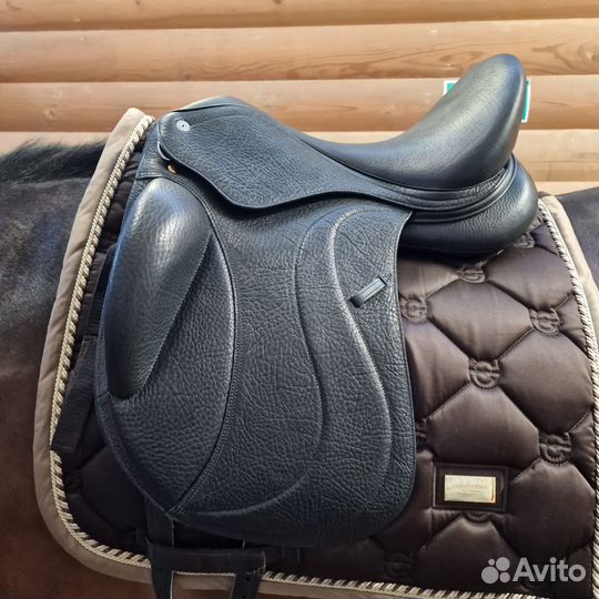 Седло выездковое для лошади новое