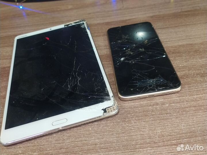 Планшет и телефон