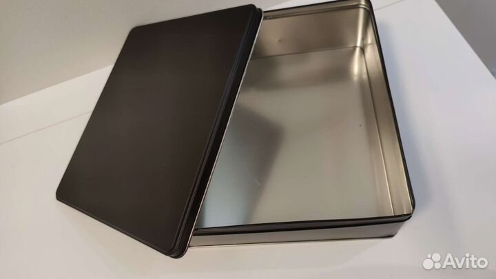 Коробка подарочная металлическая