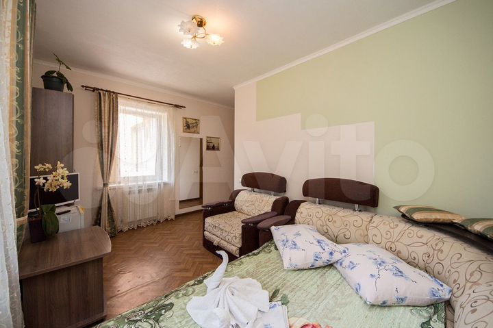 Комната 10 м² в 7-к., 2/3 эт.