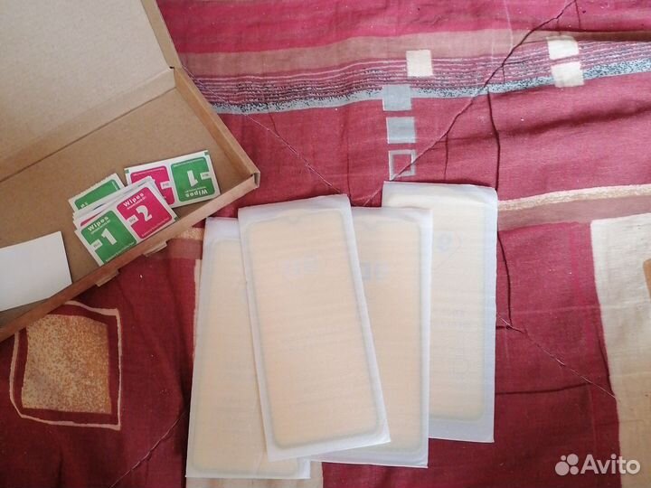 Защитка на телефон