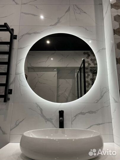 Круглое зеркало с подсветкой