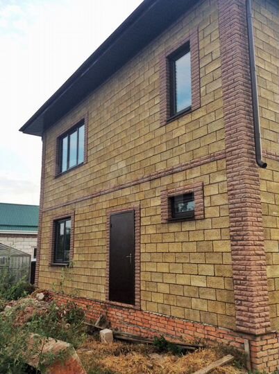 Дом 200 м² на участке 5 сот.