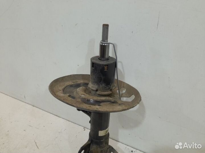 Амортизатор передний правый Toyota Camry V70